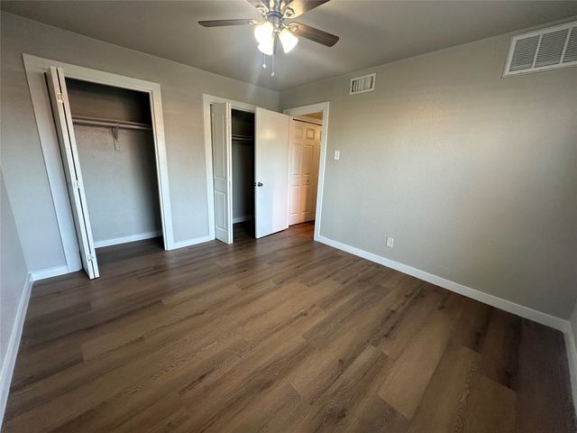 2626 Nina, Grand Prairie, TX 75052