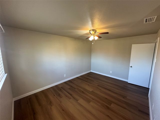 2626 Nina, Grand Prairie, TX 75052