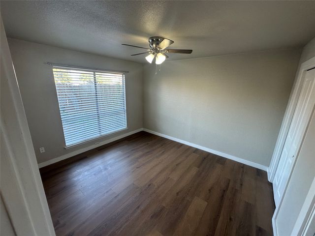 2626 Nina, Grand Prairie, TX 75052