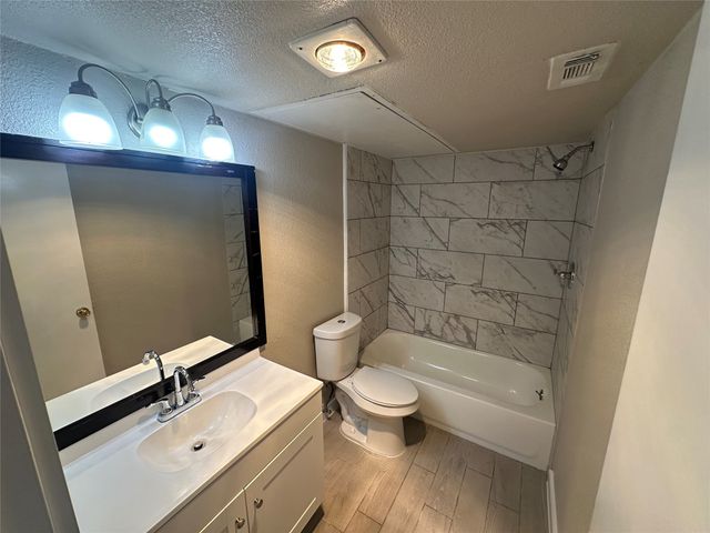 2626 Nina, Grand Prairie, TX 75052