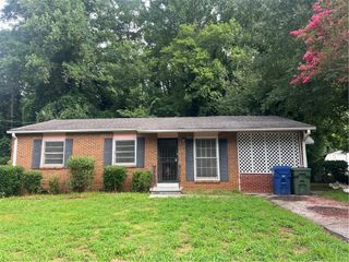 2593 Santa Barbara NW Drive, Atlanta, GA 30318