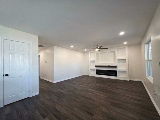 924 E Titus Street, Mexia, TX 76667