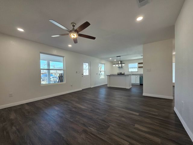 924 E Titus Street, Mexia, TX 76667
