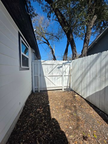 924 E Titus Street, Mexia, TX 76667