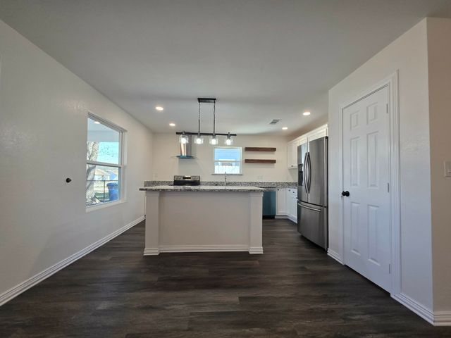924 E Titus Street, Mexia, TX 76667