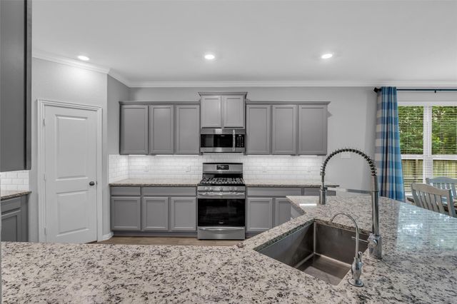 309 Lochvale Peak Court, Montgomery, TX 77316