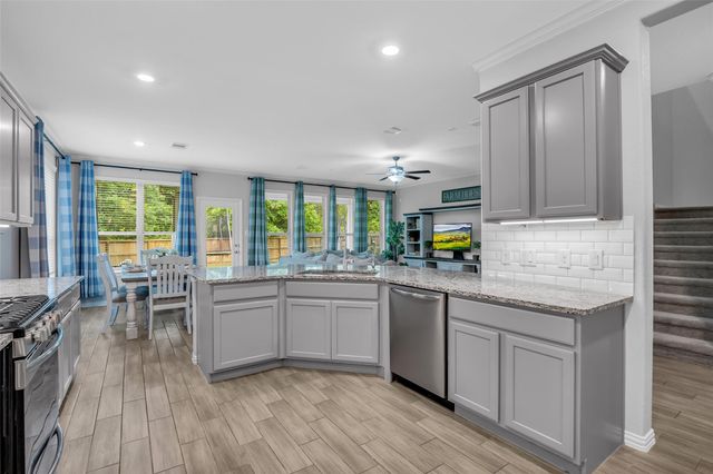 309 Lochvale Peak Court, Montgomery, TX 77316