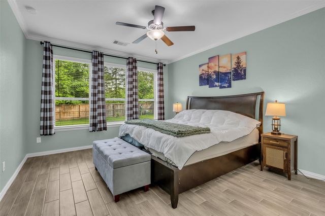 309 Lochvale Peak Court, Montgomery, TX 77316