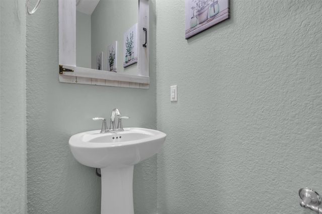 309 Lochvale Peak Court, Montgomery, TX 77316