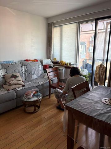 13621 Latimer Place 6G, Flushing, NY 11354