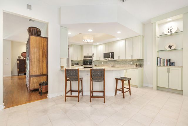 1754 Flagler Manor Circle, West Palm Beach, FL 33411