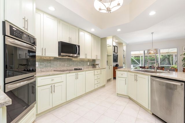 1754 Flagler Manor Circle, West Palm Beach, FL 33411