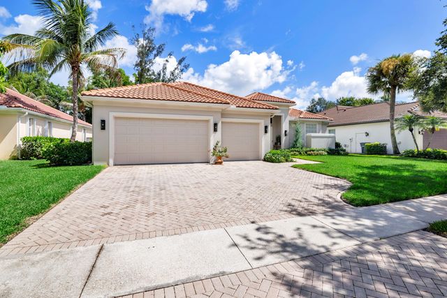 1754 Flagler Manor Circle, West Palm Beach, FL 33411