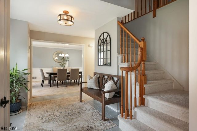 2 Daniel Dr, Hillsborough Twp., NJ 08844