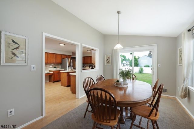 2 Daniel Dr, Hillsborough Twp., NJ 08844