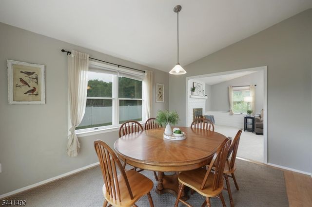 2 Daniel Dr, Hillsborough Twp., NJ 08844