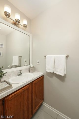 2 Daniel Dr, Hillsborough Twp., NJ 08844
