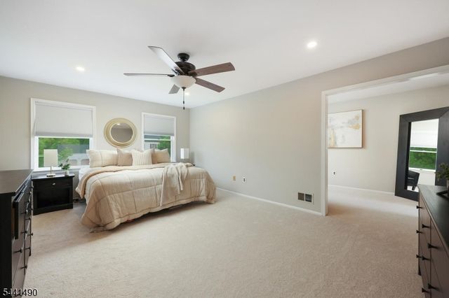 2 Daniel Dr, Hillsborough Twp., NJ 08844