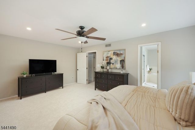 2 Daniel Dr, Hillsborough Twp., NJ 08844