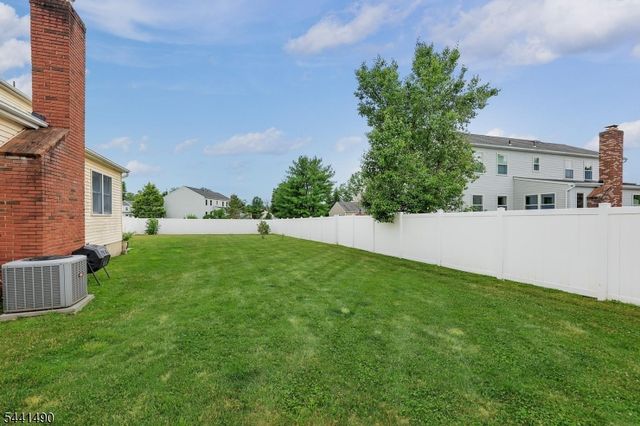 2 Daniel Dr, Hillsborough Twp., NJ 08844