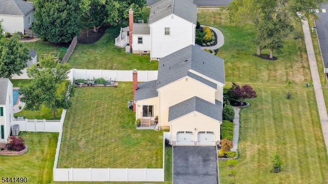 2 Daniel Dr, Hillsborough Twp., NJ 08844
