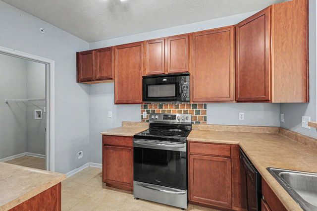 1174 Retriever Way, 110, Florence, KY 41042