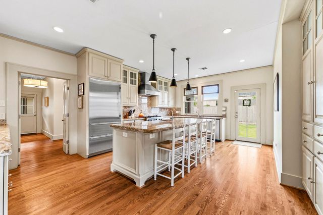 1521 Kipling Street, Houston, TX 77006
