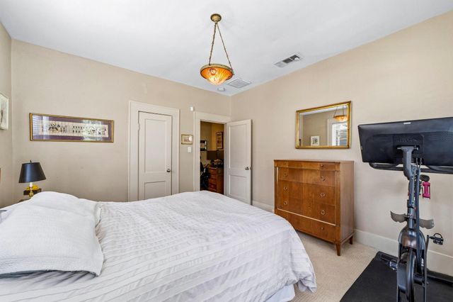 1521 Kipling Street, Houston, TX 77006