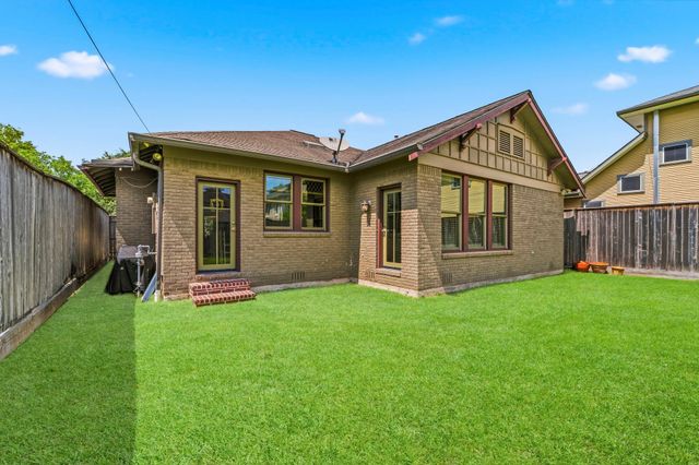 1521 Kipling Street, Houston, TX 77006