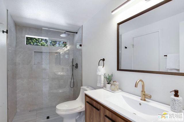 631 S El Cielo Road, Palm Springs, CA 92264