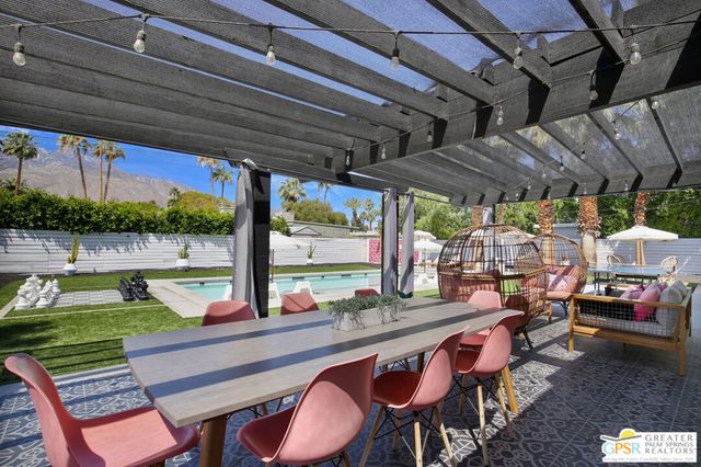 631 S El Cielo Road, Palm Springs, CA 92264