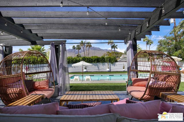 631 S El Cielo Road, Palm Springs, CA 92264