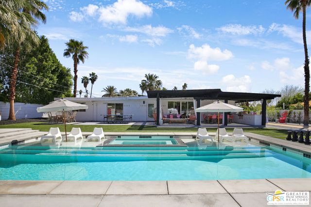 631 S El Cielo Road, Palm Springs, CA 92264
