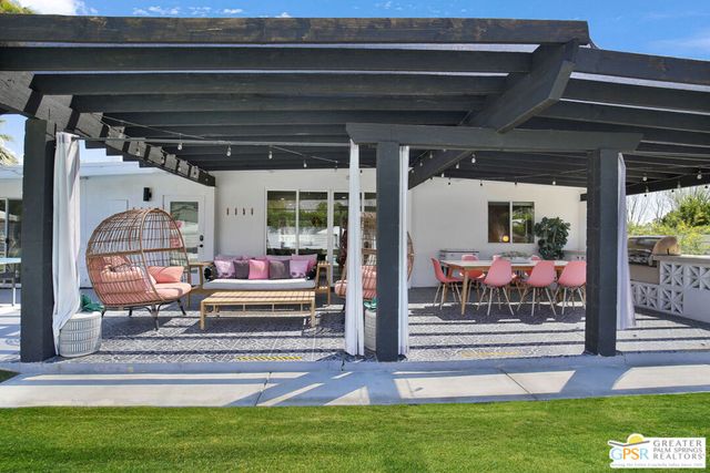 631 S El Cielo Road, Palm Springs, CA 92264