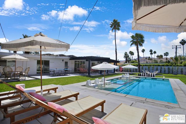 631 S El Cielo Road, Palm Springs, CA 92264