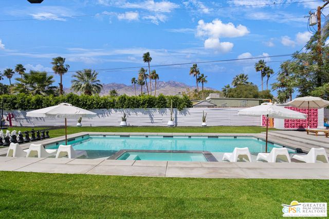 631 S El Cielo Road, Palm Springs, CA 92264