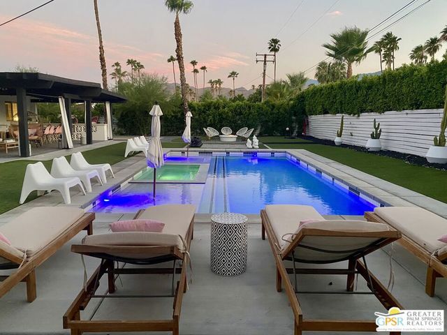 631 S El Cielo Road, Palm Springs, CA 92264