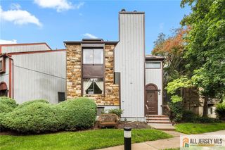 84 Diamond Lane, Old Bridge, NJ 08857