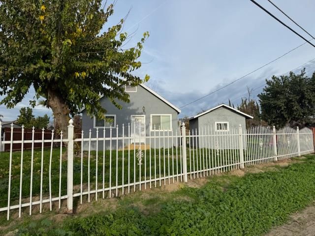 16286 Letteau Ave, Delhi, CA 95315
