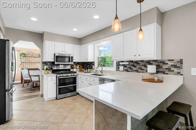 6503 Mountview, Brighton, MI 48116