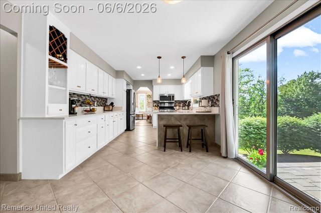 6503 Mountview, Brighton, MI 48116