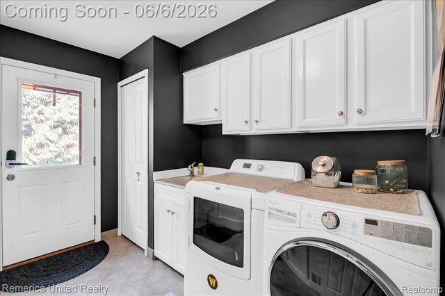 6503 Mountview, Brighton, MI 48116