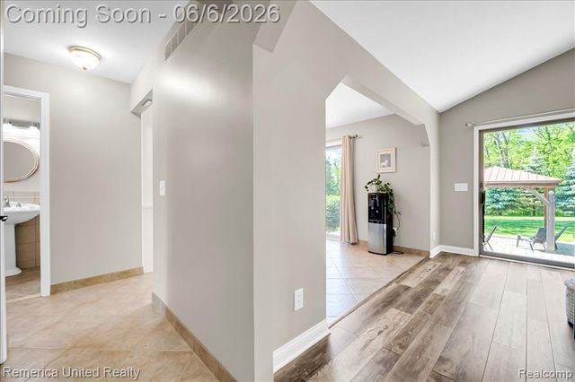 6503 Mountview, Brighton, MI 48116