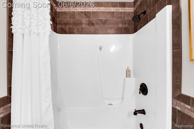 6503 Mountview, Brighton, MI 48116