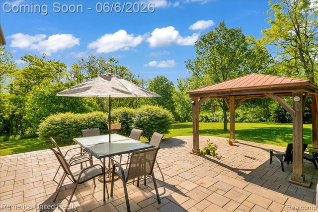 6503 Mountview, Brighton, MI 48116