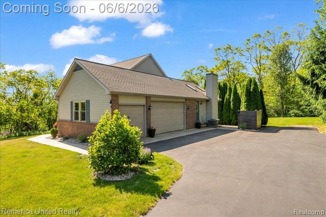 6503 Mountview, Brighton, MI 48116