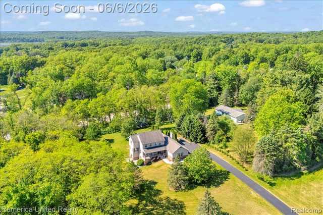 6503 Mountview, Brighton, MI 48116
