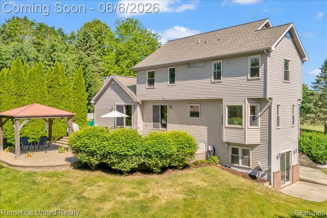6503 Mountview, Brighton, MI 48116