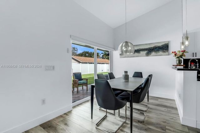 19411 NW 2nd St, Pembroke Pines, FL 33029