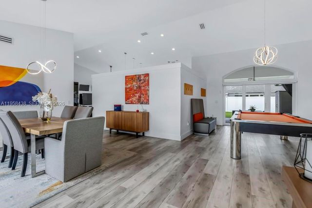 19411 NW 2nd St, Pembroke Pines, FL 33029